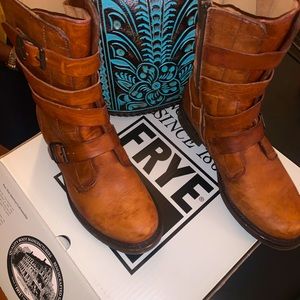 Veronica Tanker Cognac Frye Boots